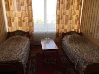 Гостиница Белореченск Белореченск Бюджетный двухместный номер с 2 отдельными кроватями-2